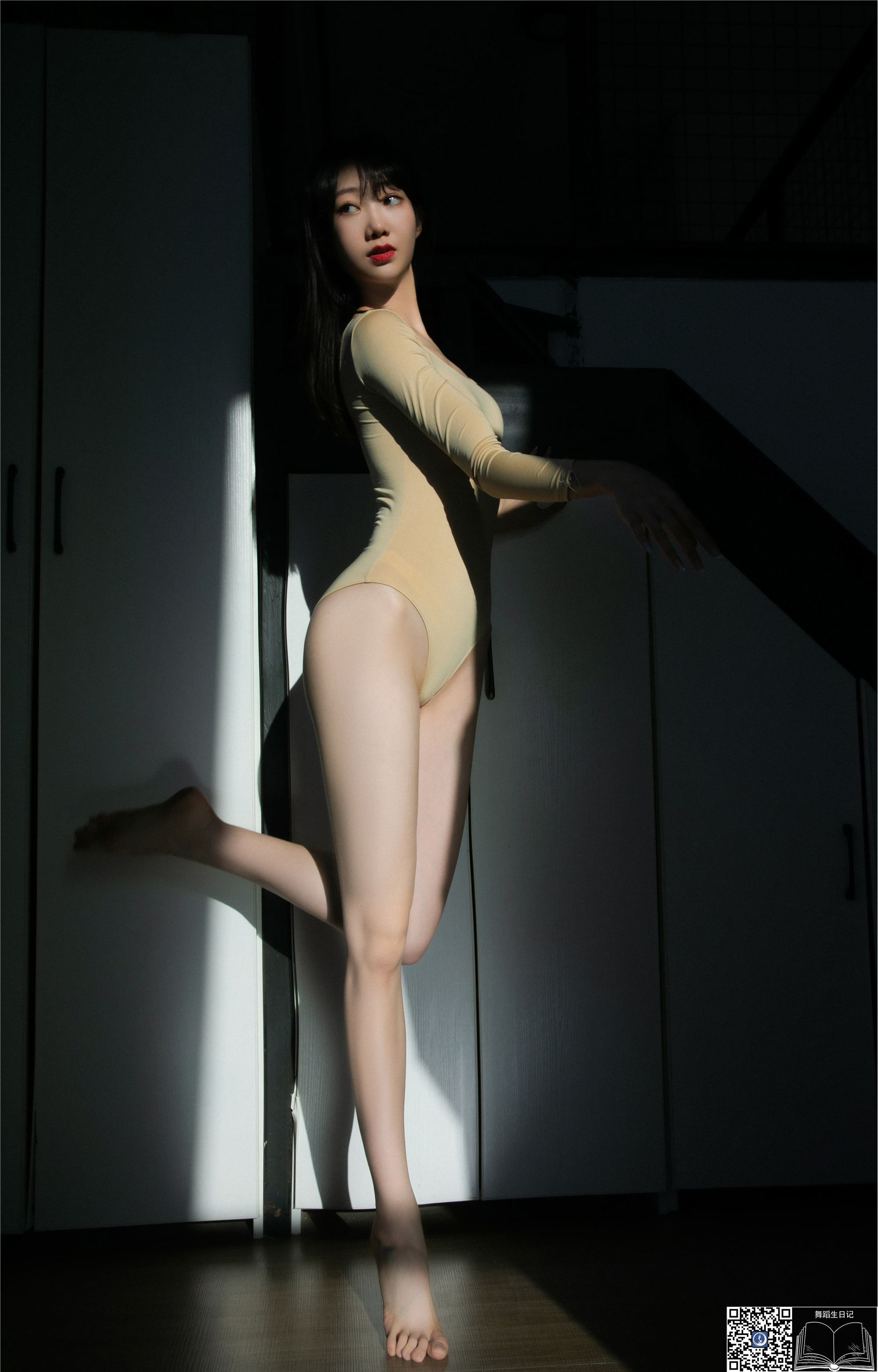 GALLI嘉丽 舞蹈生日记 101 - 鱼子酱